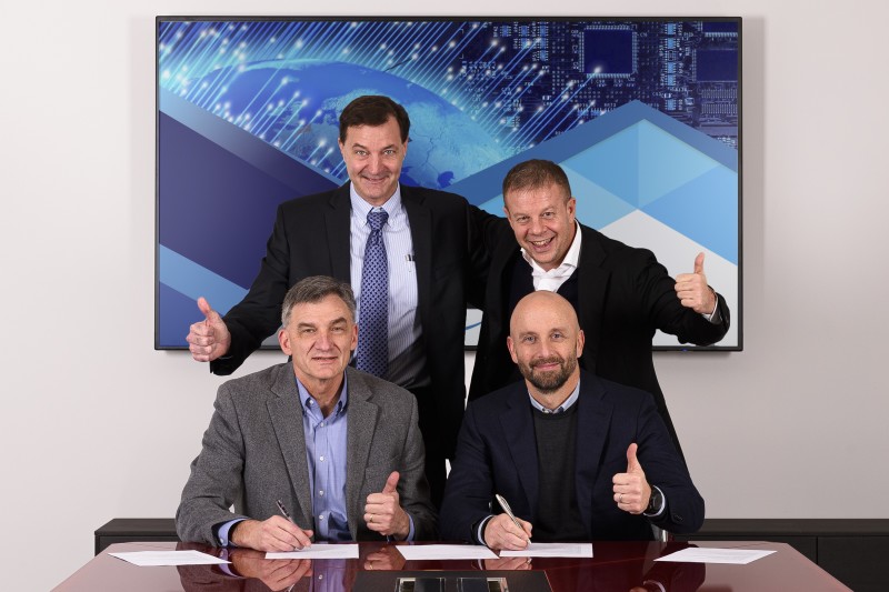 SECO Integrates InHand Electronics