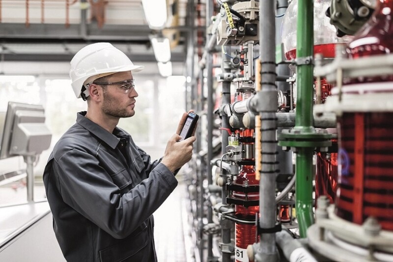 Digital Products & Services: Driving Digitization with Mobile Devices