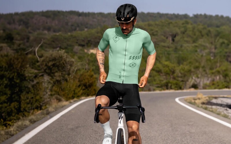 Article by Siroko: UPF: The sun protection in cycling apparel